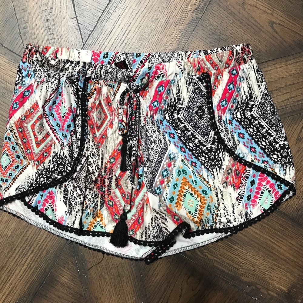 Multi colored cotton shorts sz L